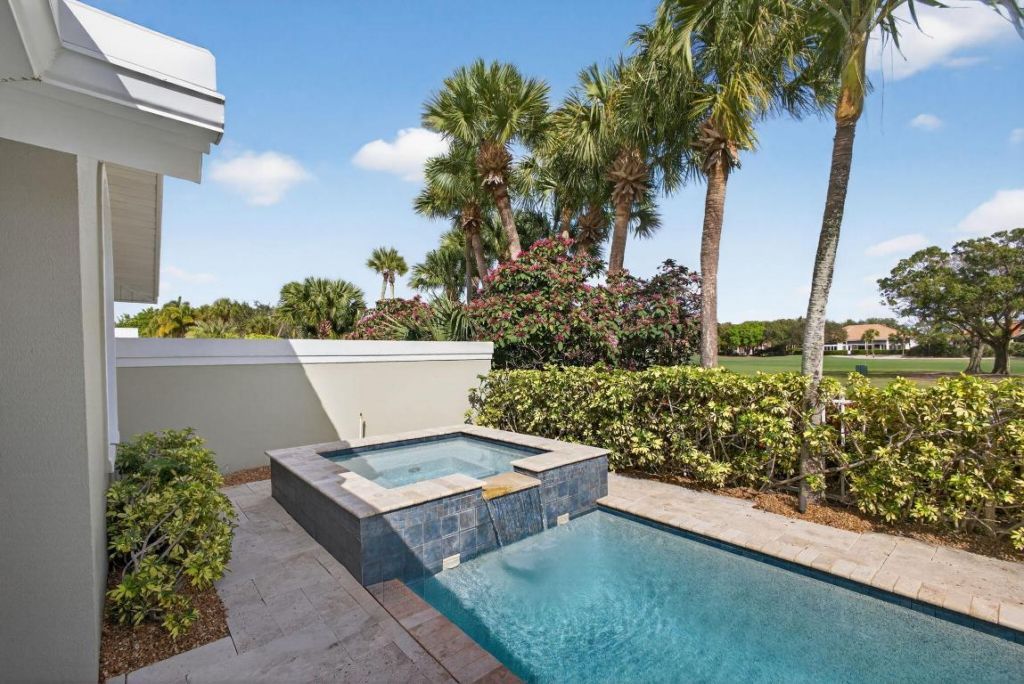 2386 Saratoga Bay Drive, West Palm Beach, FL 33409 Photo