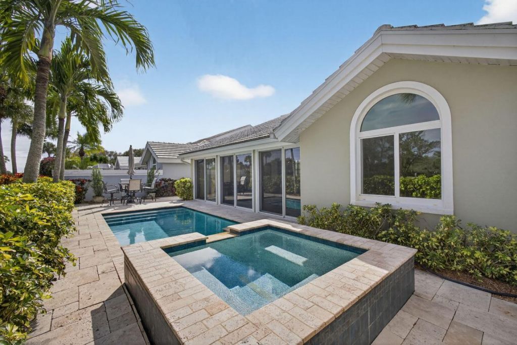 2386 Saratoga Bay Drive, West Palm Beach, FL 33409 Photo