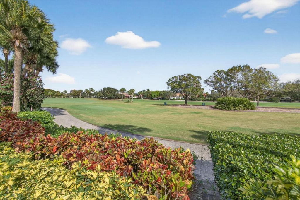 2386 Saratoga Bay Drive, West Palm Beach, FL 33409 Photo