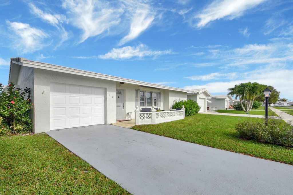716 SW 18th Street, Boynton Beach, FL 33426 Photo