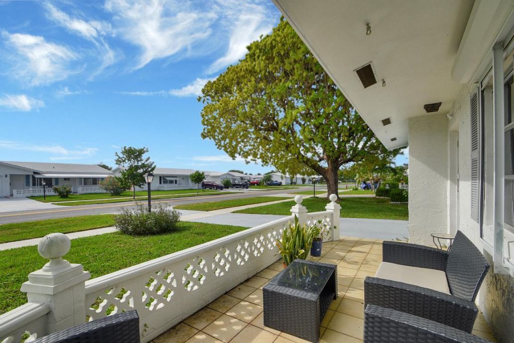 716 SW 18th Street, Boynton Beach, FL 33426 Photo