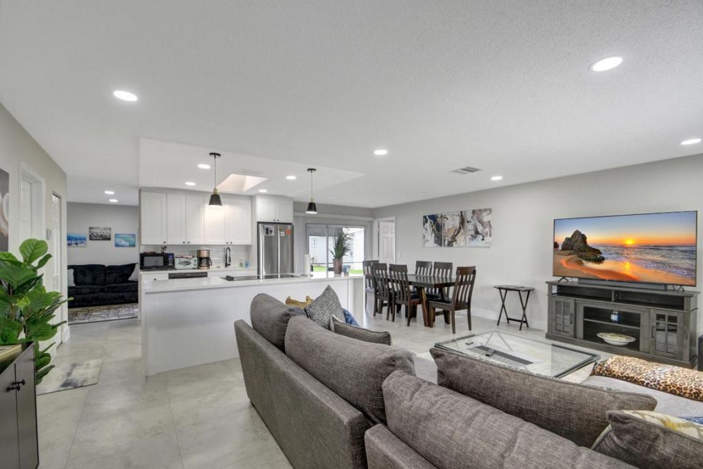 716 SW 18th Street, Boynton Beach, FL 33426 Photo