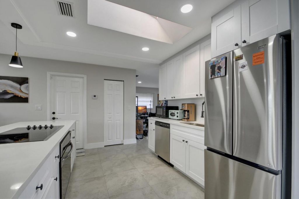 716 SW 18th Street, Boynton Beach, FL 33426 Photo