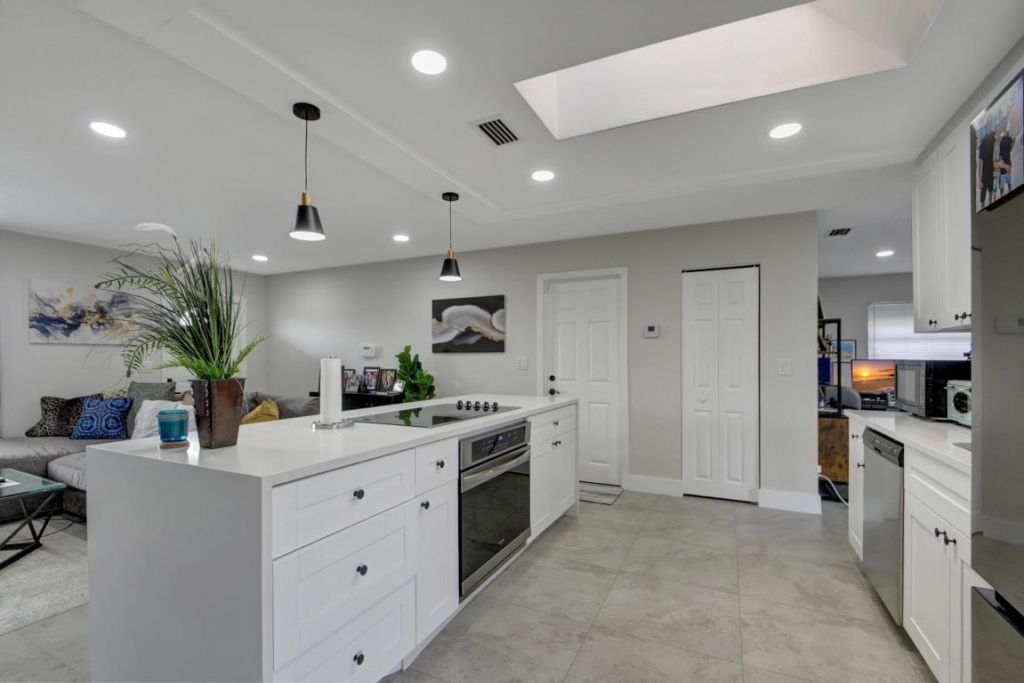 716 SW 18th Street, Boynton Beach, FL 33426 Photo