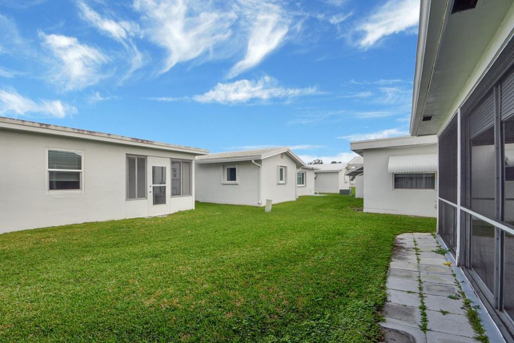 716 SW 18th Street, Boynton Beach, FL 33426 Photo