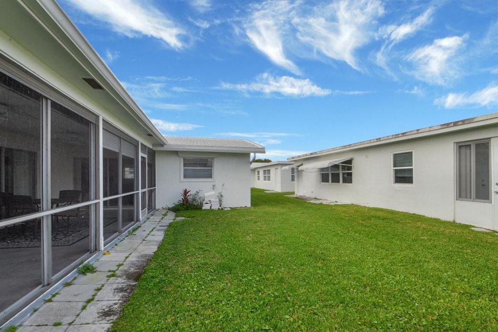 716 SW 18th Street, Boynton Beach, FL 33426 Photo