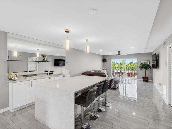 777 Jeffery Street, Unit 302, Boca Raton, FL 33487