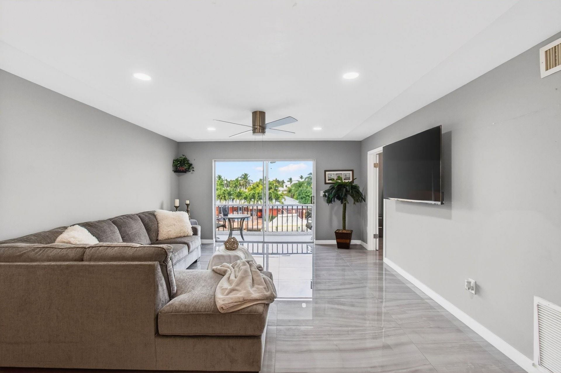 777 Jeffery Street, Unit 302, Boca Raton, FL 33487 Photo