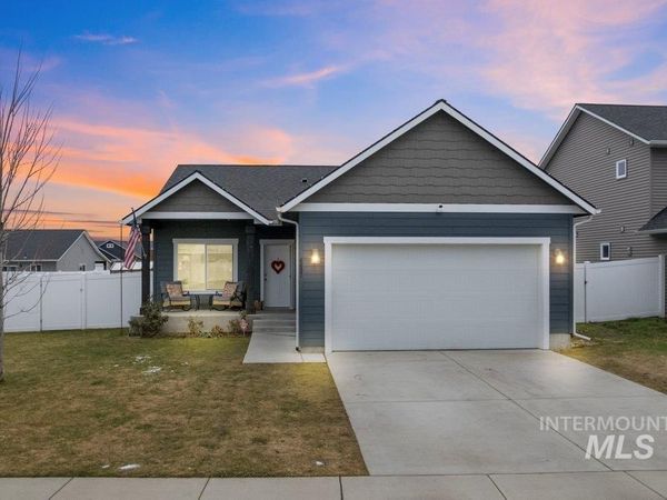 6697 W Irish Cir, Rathdrum, ID 83858