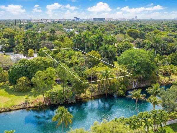 6366 Snapper Creek Dr, Miami, FL 33143