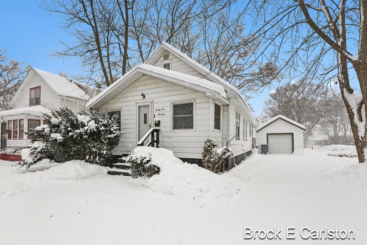 2614 Riordan Street, Muskegon, MI 49444 Main Photo