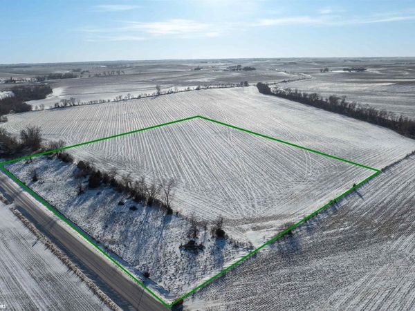 Benton Linn RD, Shellsburg, IA 52332