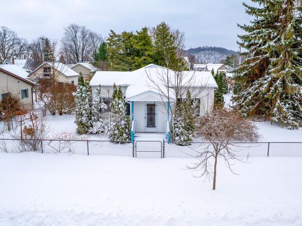 714 Leelanau Avenue, Frankfort, MI 49635