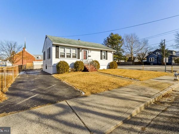 58 OAK STREET, PENNSVILLE, NJ 08070