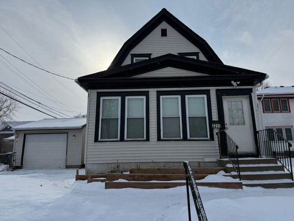 2213 Oak Park Avenue N, Minneapolis, MN 55411