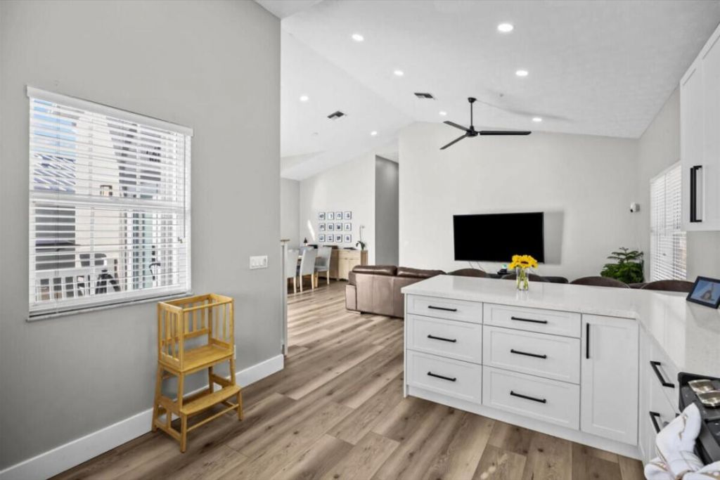 561 Nettles Boulevard, Jensen Beach, FL 34957 Photo