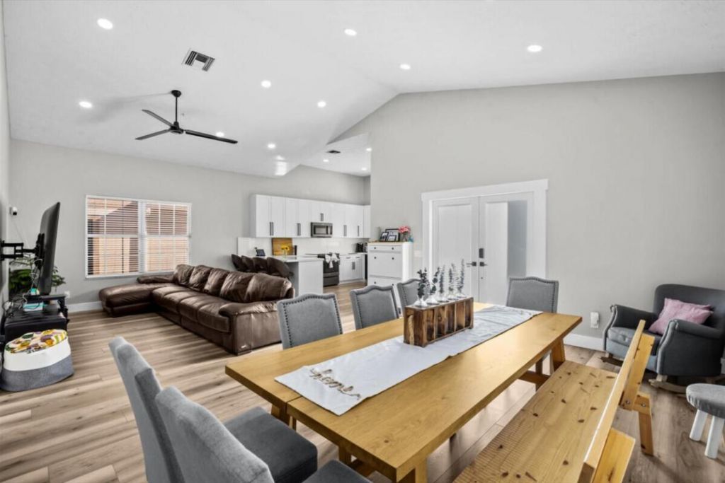 561 Nettles Boulevard, Jensen Beach, FL 34957 Photo