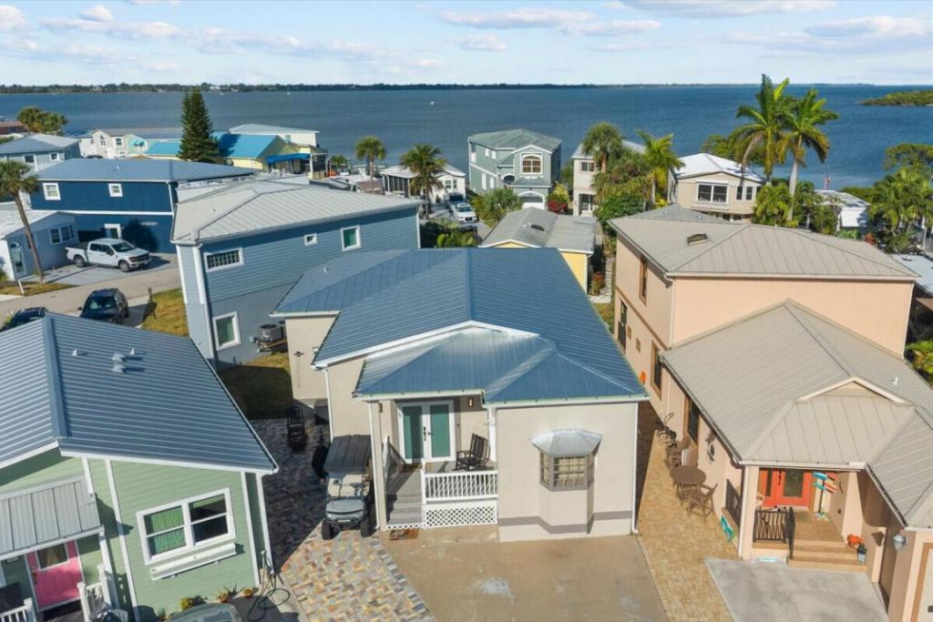 561 Nettles Boulevard, Jensen Beach, FL 34957 Photo