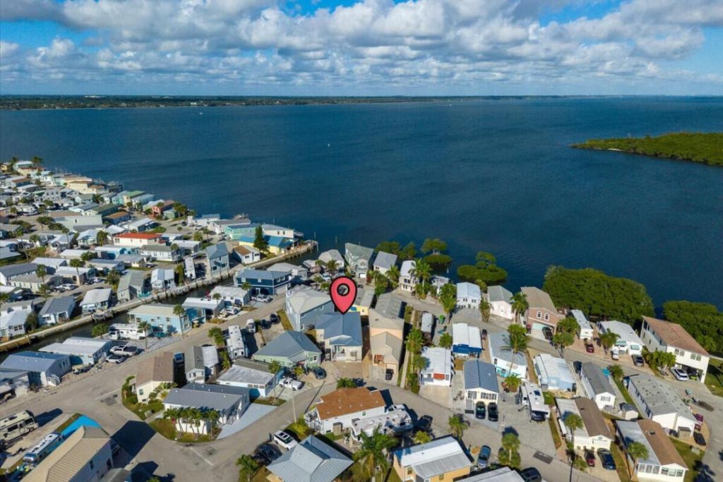 561 Nettles Boulevard, Jensen Beach, FL 34957 Photo