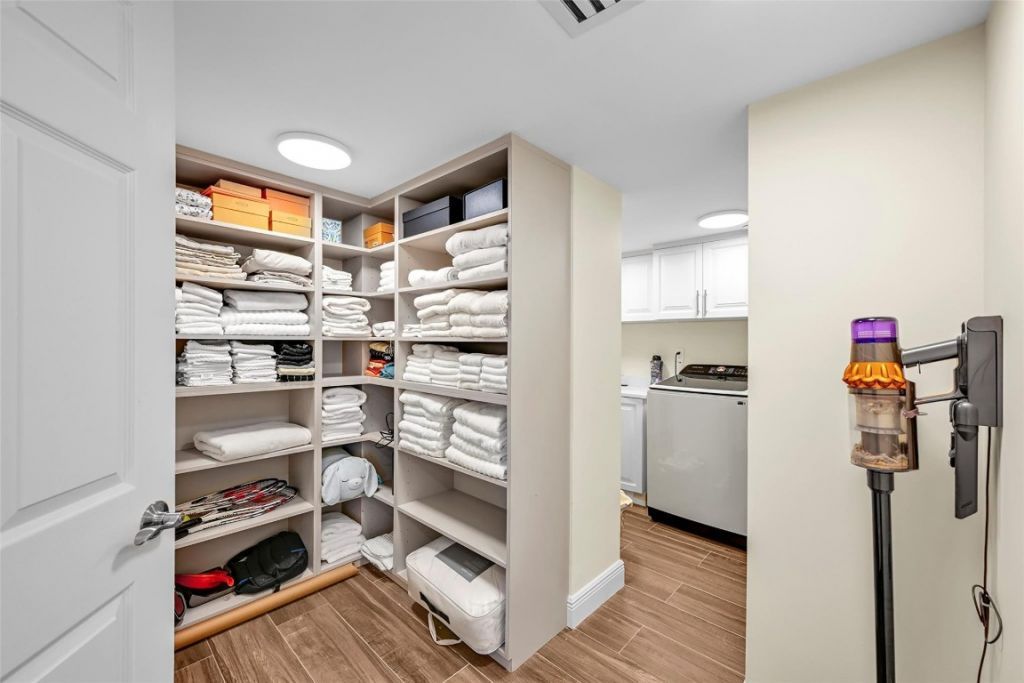 19667 Turnberry Way, Unit 20GR, Miami, FL 33180 Photo