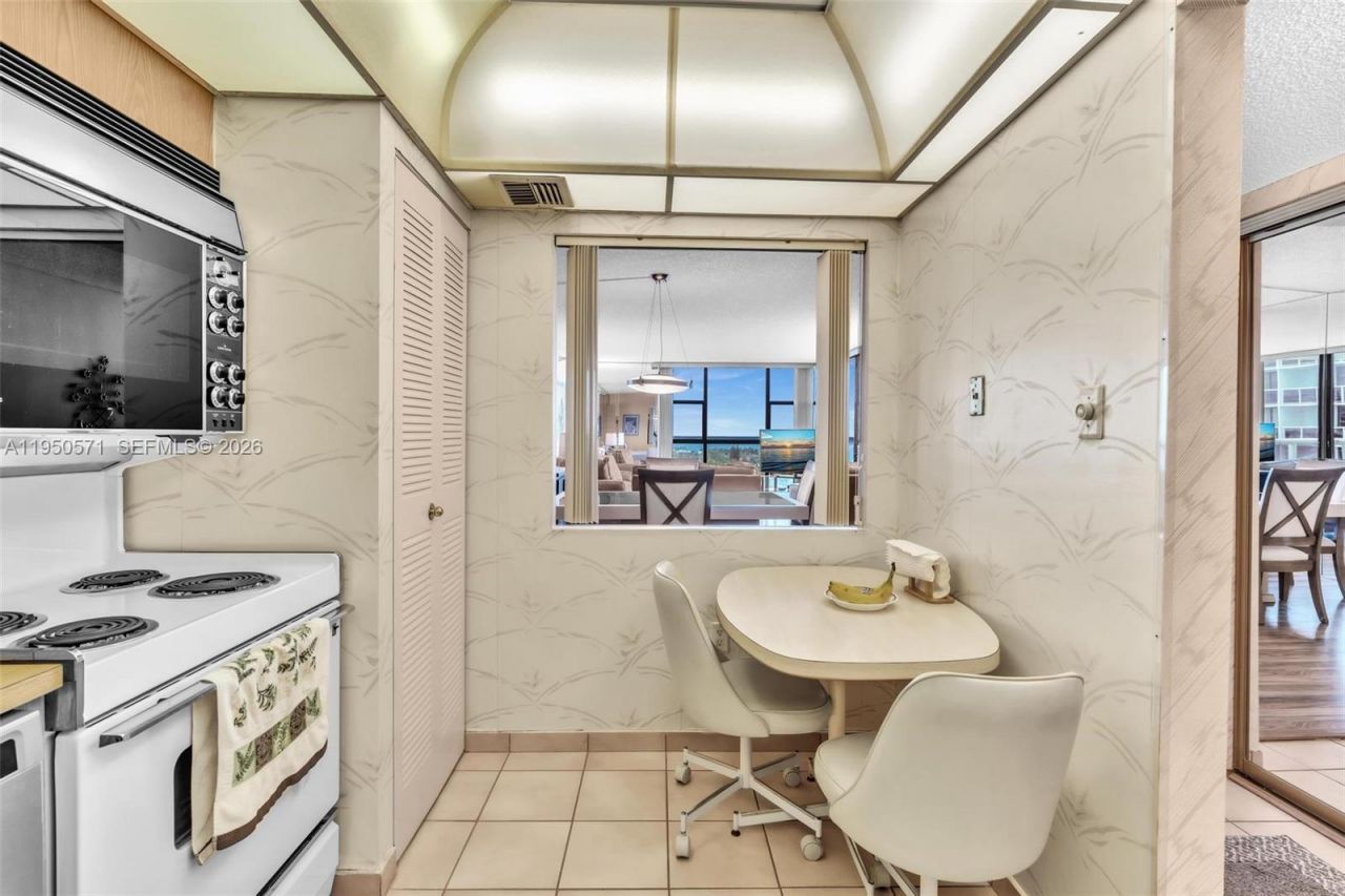 20505 E Country Club Dr, Unit 1533, Aventura, FL 33180 Photo