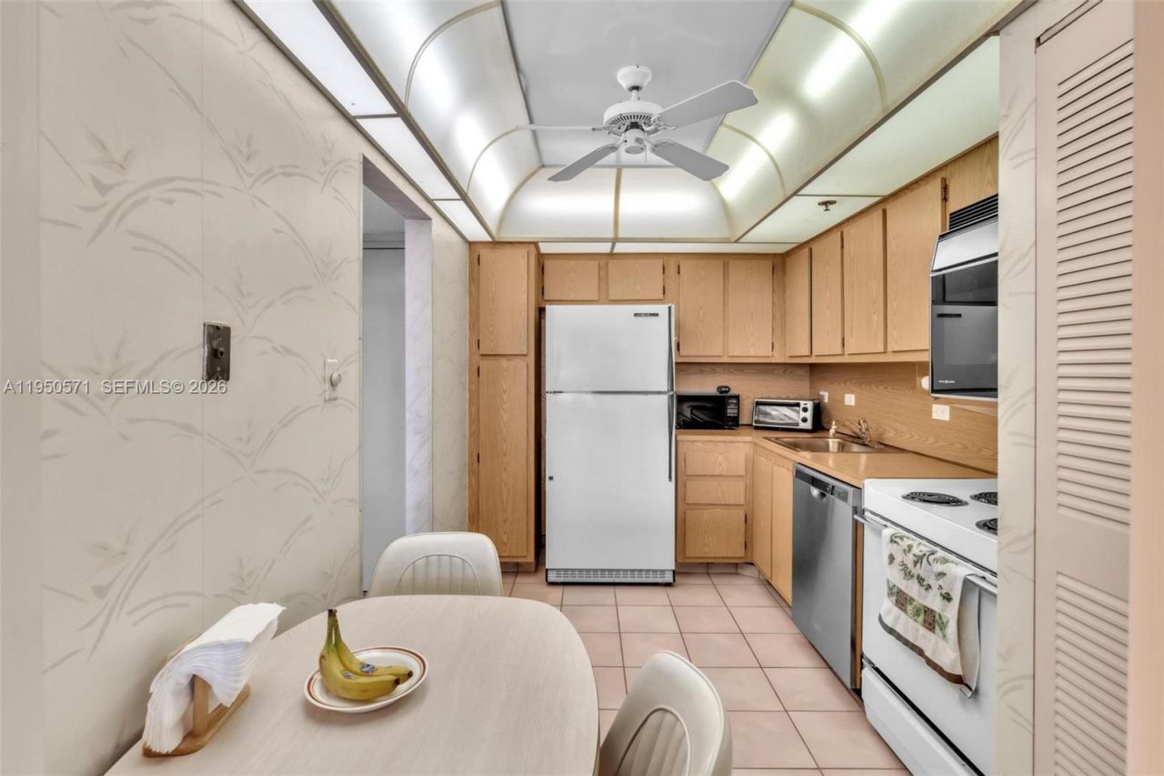 20505 E Country Club Dr, Unit 1533, Aventura, FL 33180 Photo