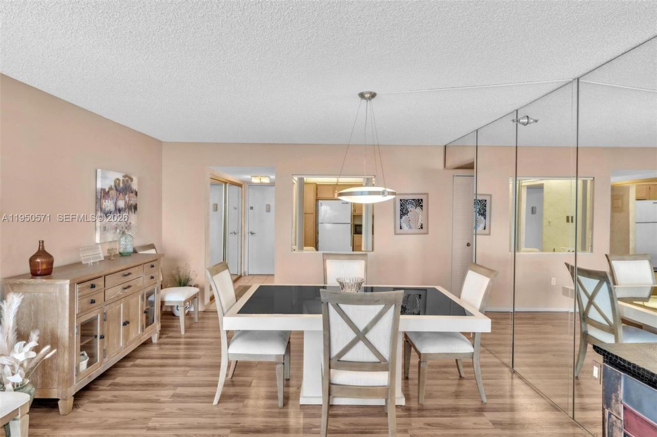 20505 E Country Club Dr, Unit 1533, Aventura, FL 33180 Photo