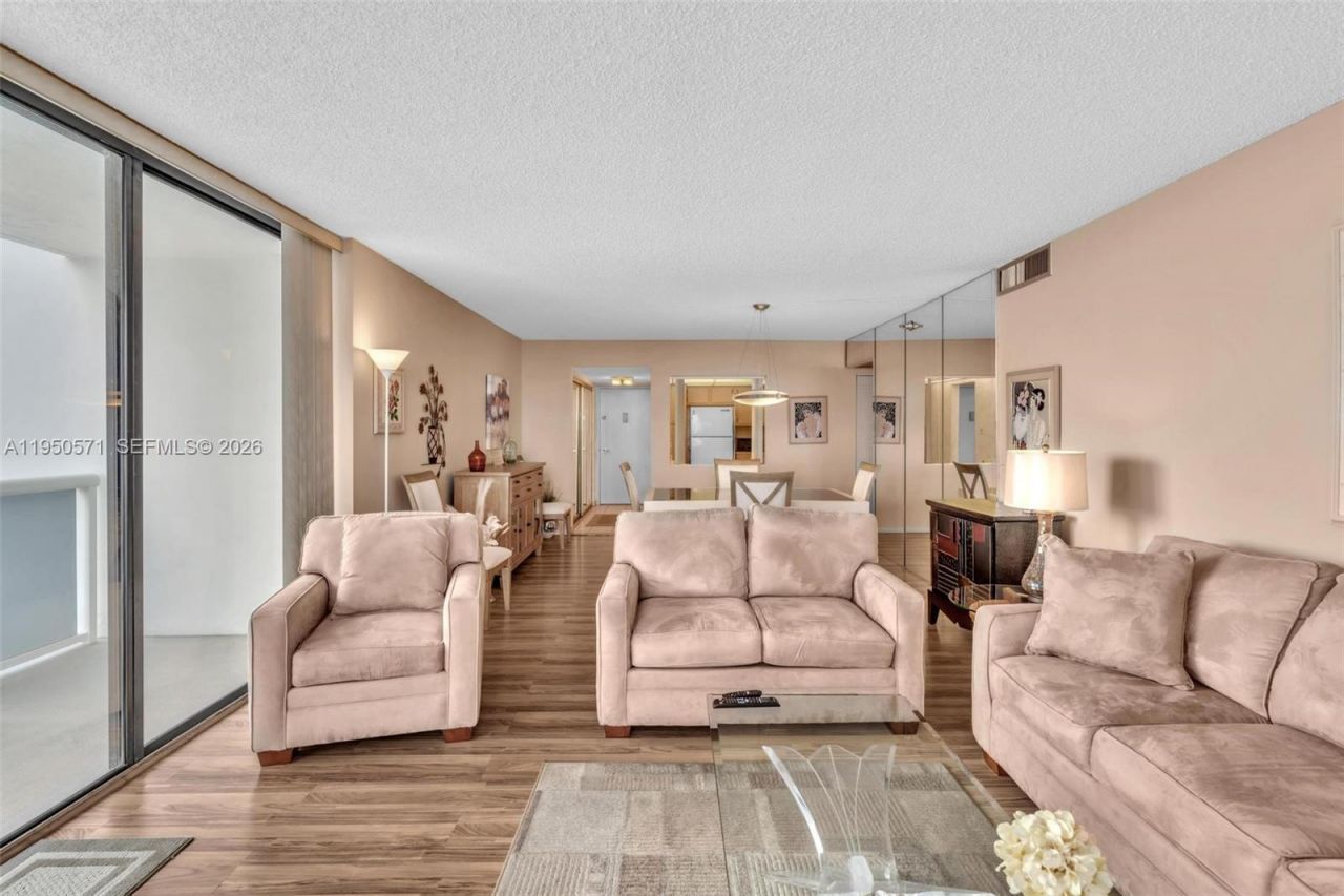 20505 E Country Club Dr, Unit 1533, Aventura, FL 33180 Photo