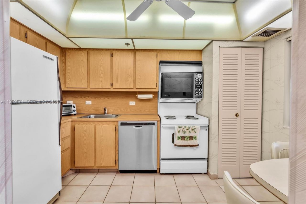 20505 E Country Club Dr, Unit 1533, Aventura, FL 33180 Photo