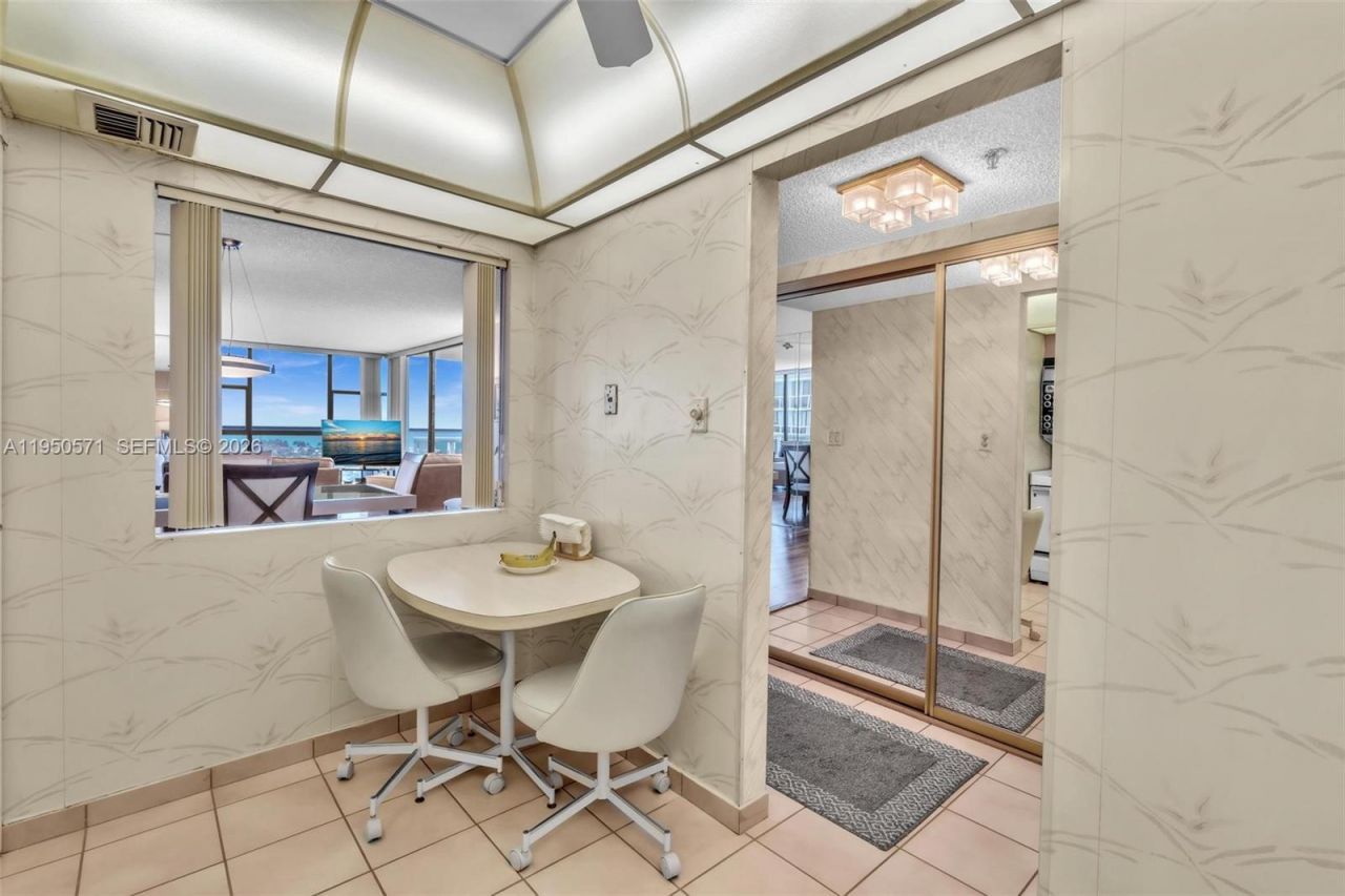 20505 E Country Club Dr, Unit 1533, Aventura, FL 33180 Photo