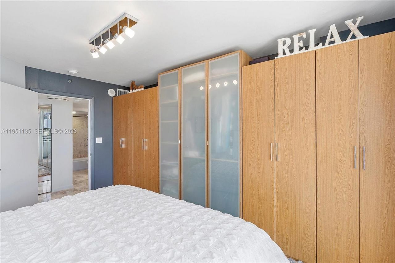 8911 Collins Ave, Unit 1203, Surfside, FL 33154 Photo