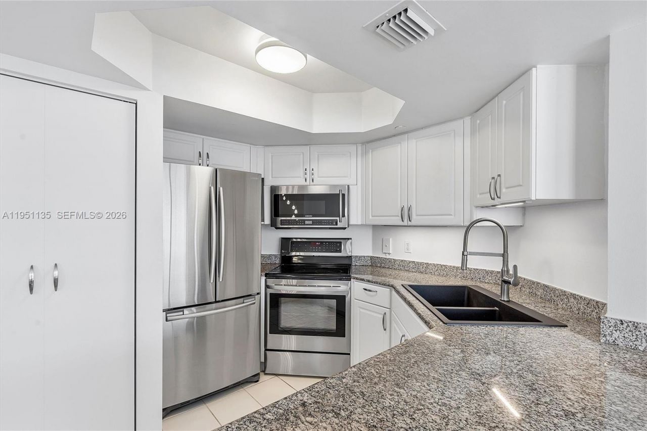 8911 Collins Ave, Unit 1203, Surfside, FL 33154 Photo