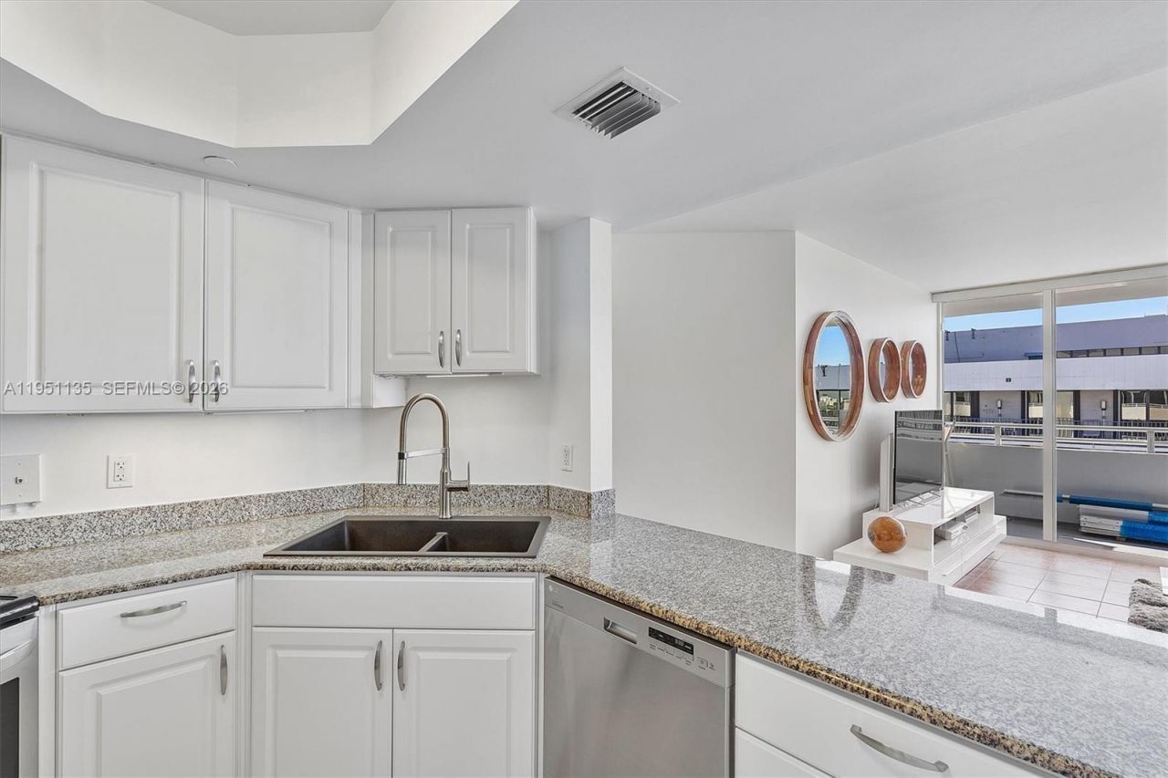 8911 Collins Ave, Unit 1203, Surfside, FL 33154 Photo