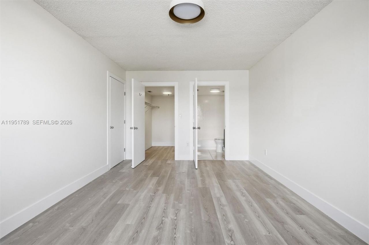 1010 NW 11th St, Unit 206, Miami, FL 33136 Photo