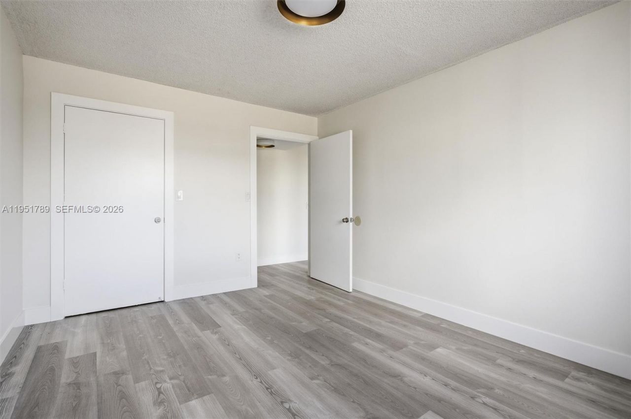 1010 NW 11th St, Unit 206, Miami, FL 33136 Photo