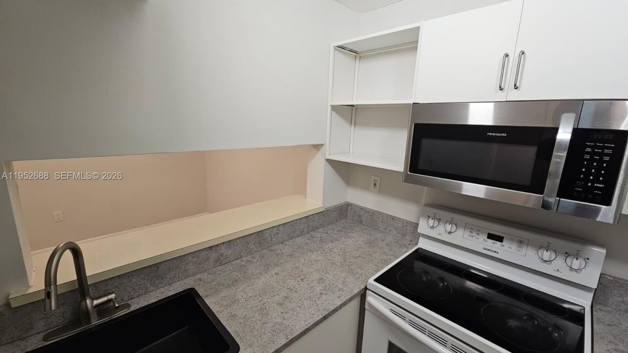 5720 SW 5th St, Unit 3, Miami, FL 33144 Photo