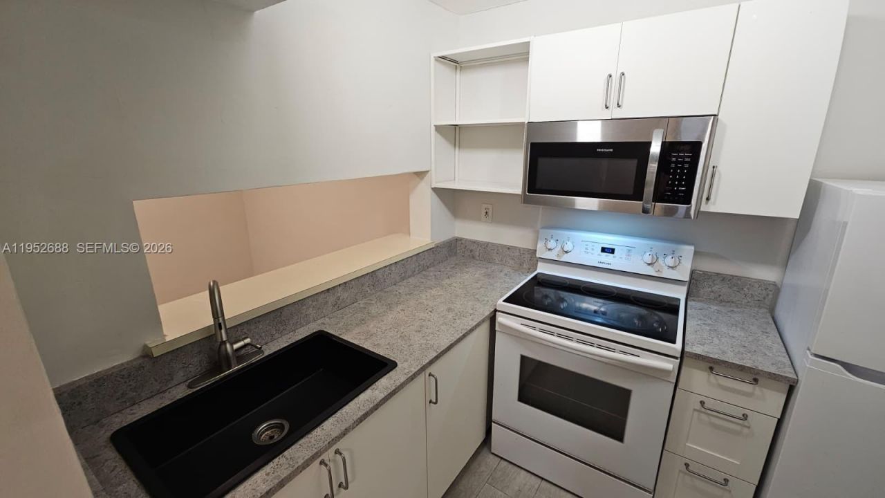 5720 SW 5th St, Unit 3, Miami, FL 33144 Photo