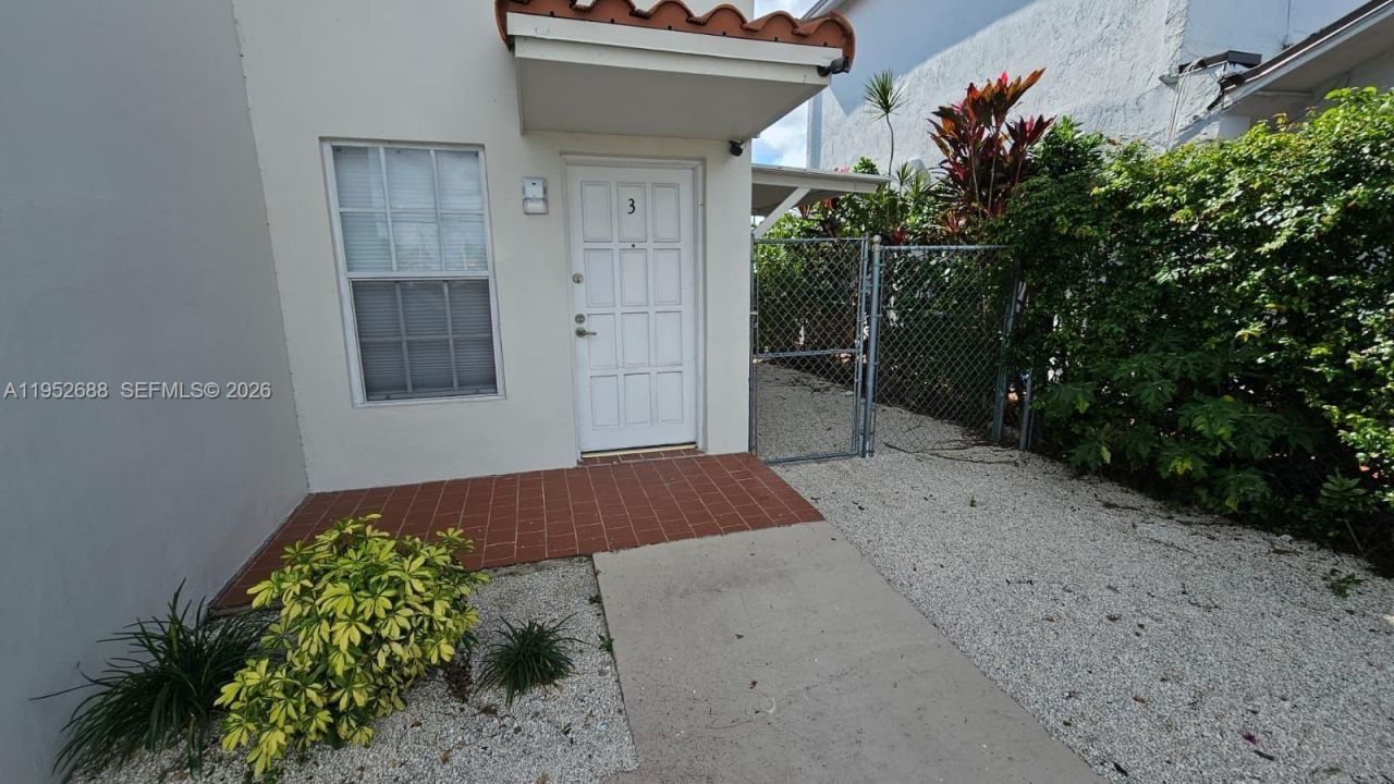 5720 SW 5th St, Unit 3, Miami, FL 33144 Photo