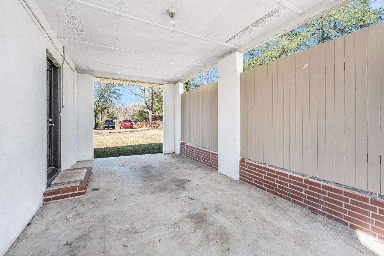 1010 Holcombe Road Photo 17