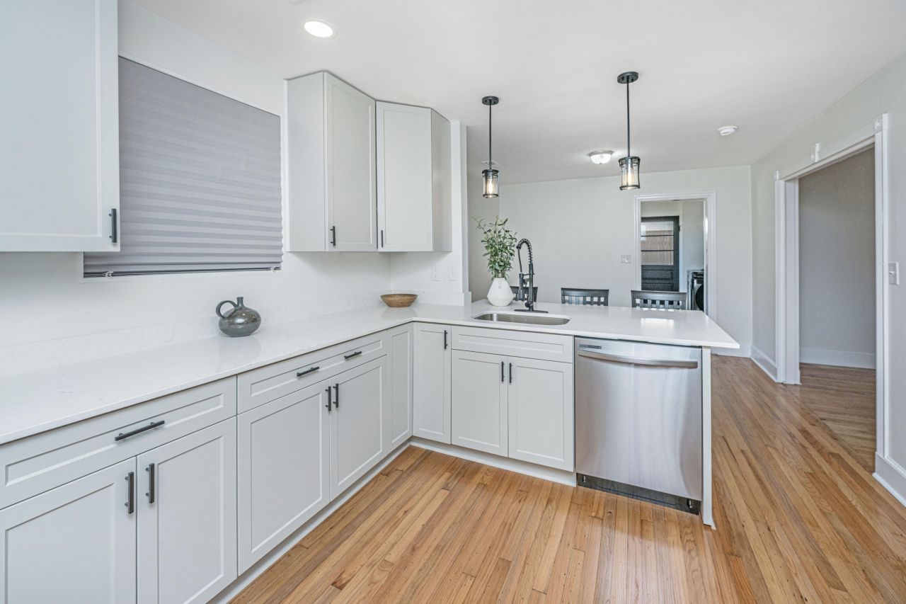 1010 Holcombe Road Photo 6