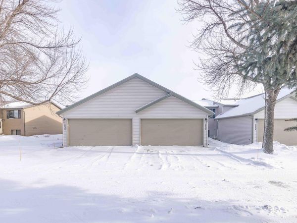 2832 32nd Street S, Moorhead, MN 56560