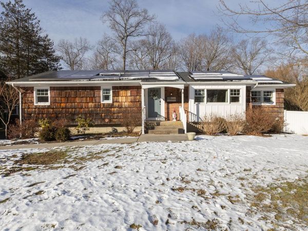 49 Lexington Avenue, Smithtown, NY 11787