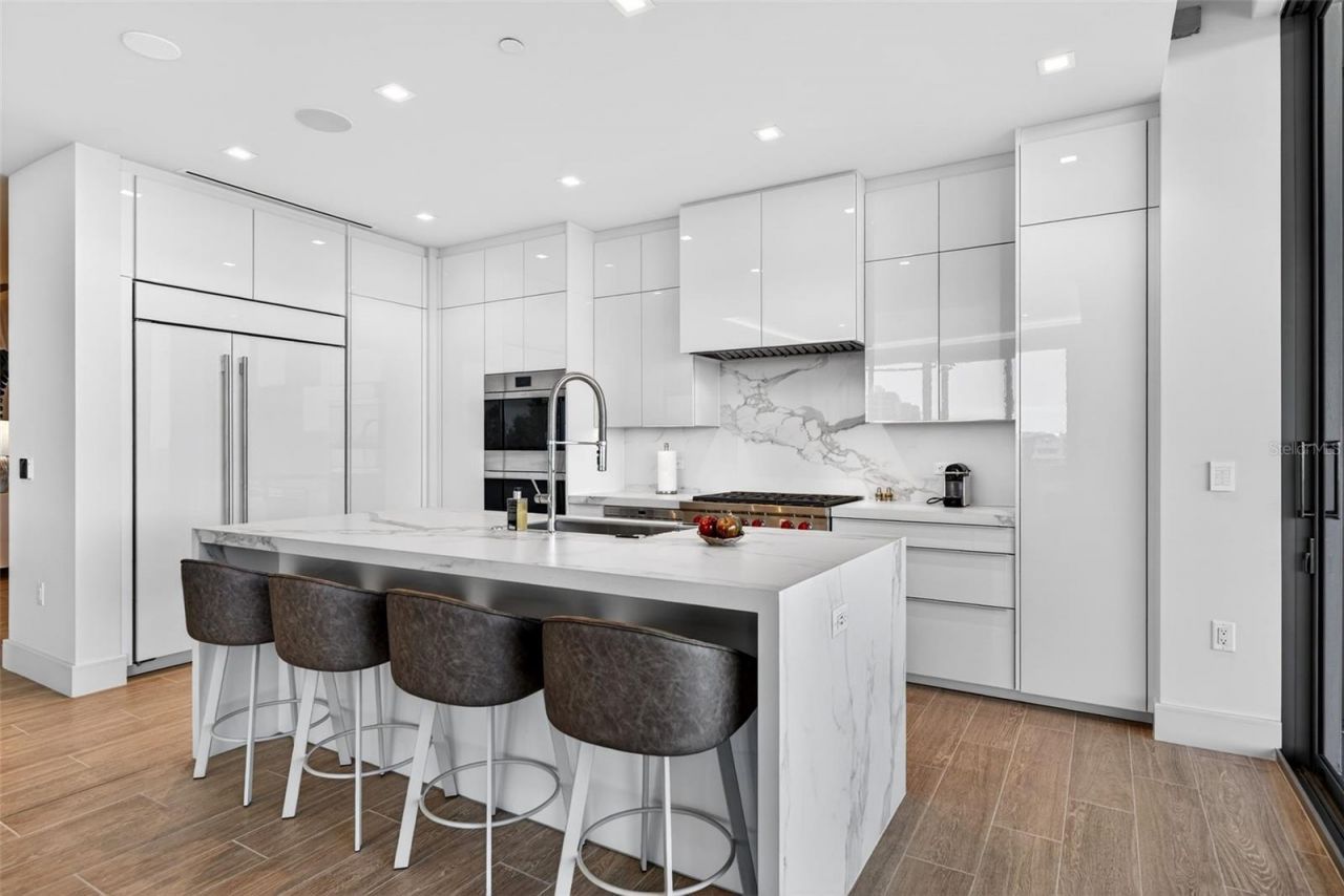 1591 Gulf Of Mexico Drive, Unit 412, Longboat Key, FL 34228 Photo