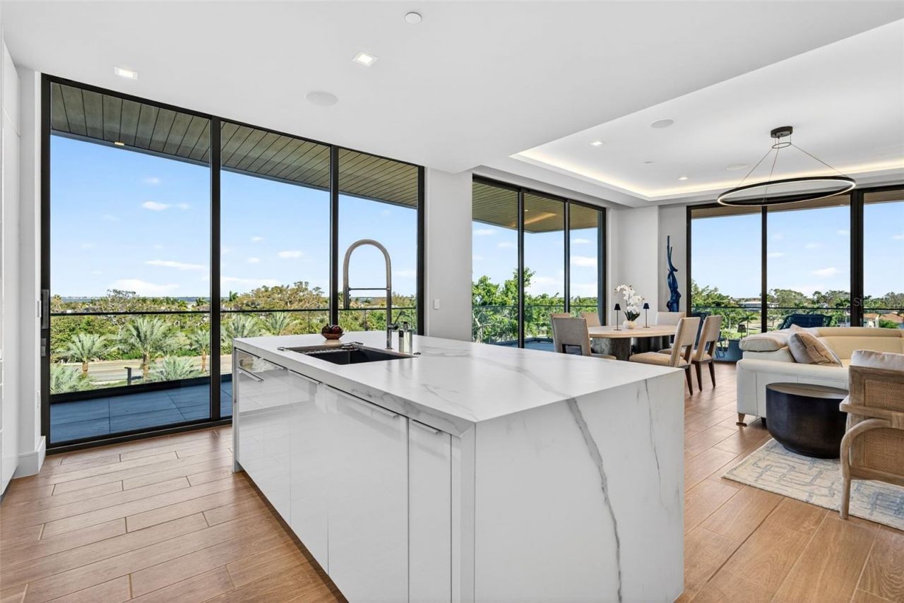 1591 Gulf Of Mexico Drive, Unit 412, Longboat Key, FL 34228 Photo