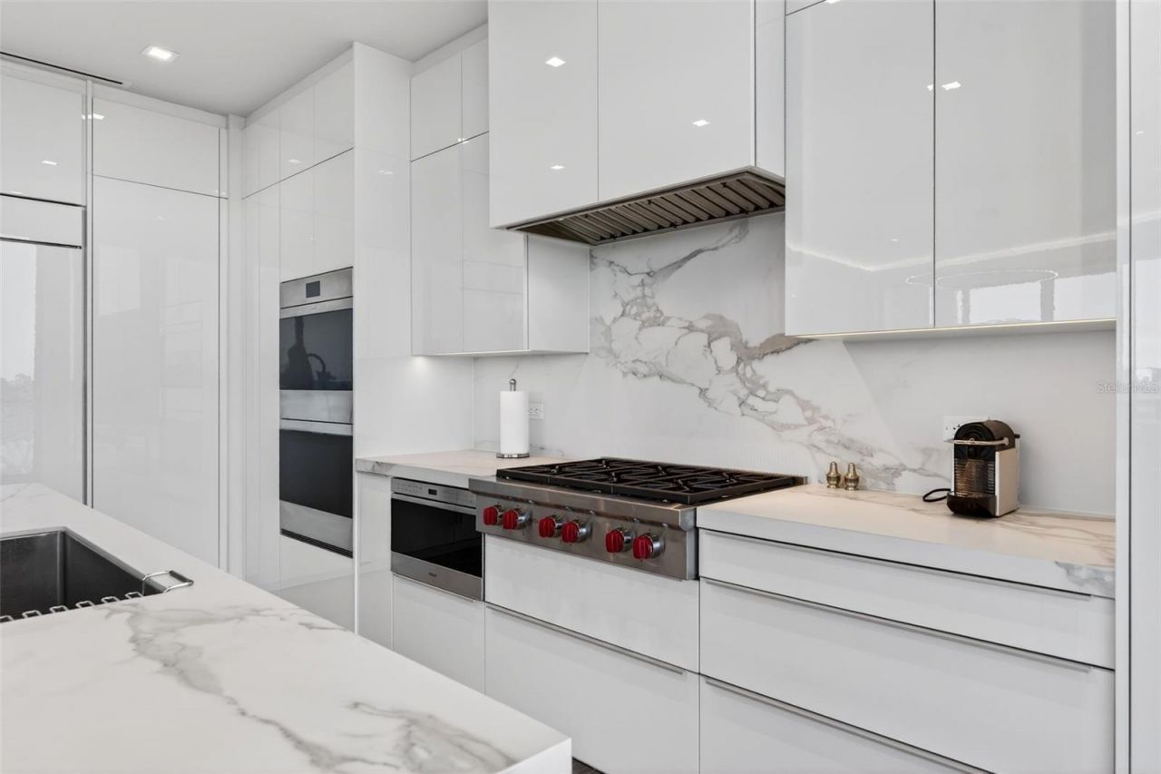 1591 Gulf Of Mexico Drive, Unit 412, Longboat Key, FL 34228 Photo