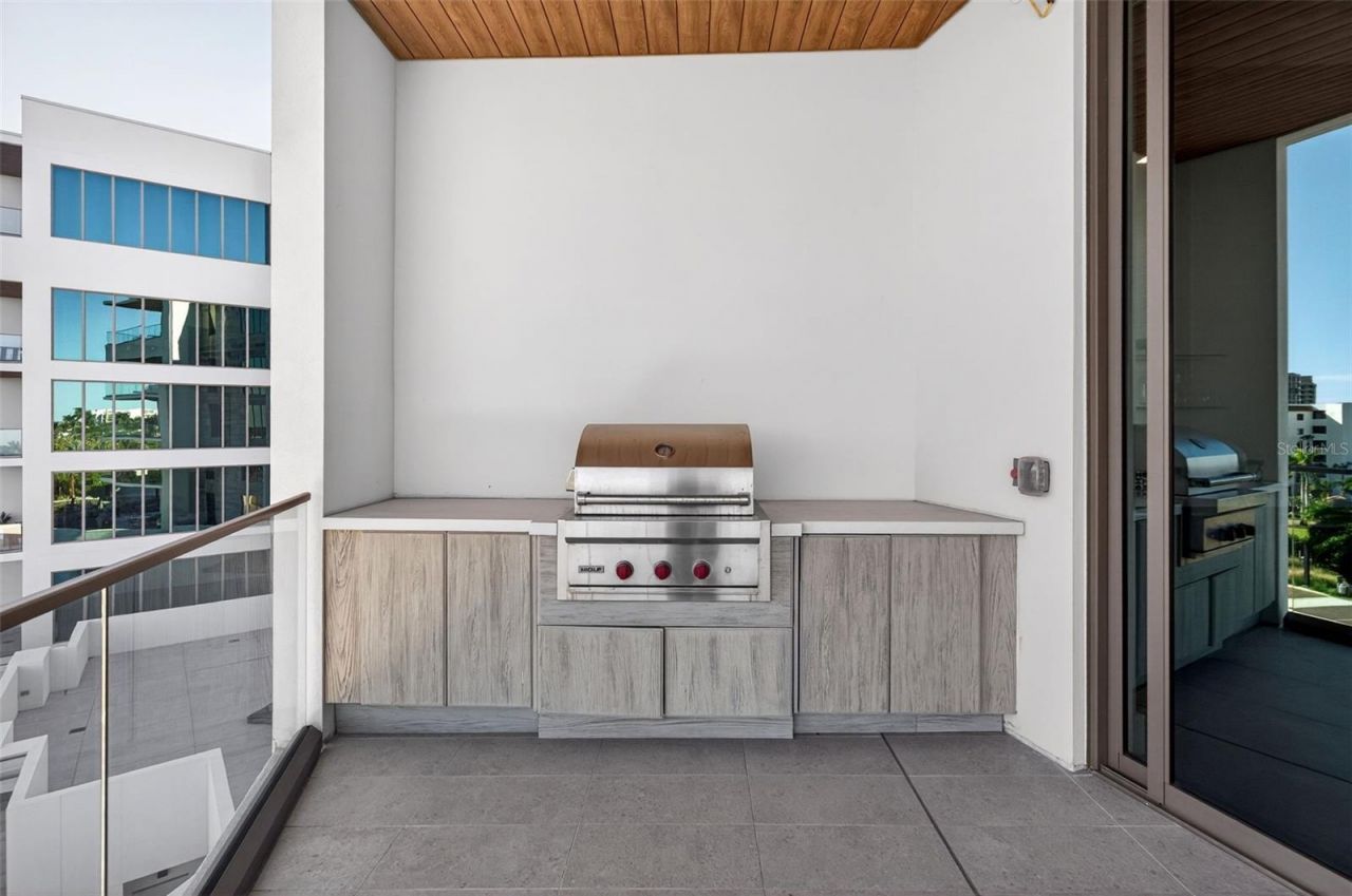 1591 Gulf Of Mexico Drive, Unit 412, Longboat Key, FL 34228 Photo