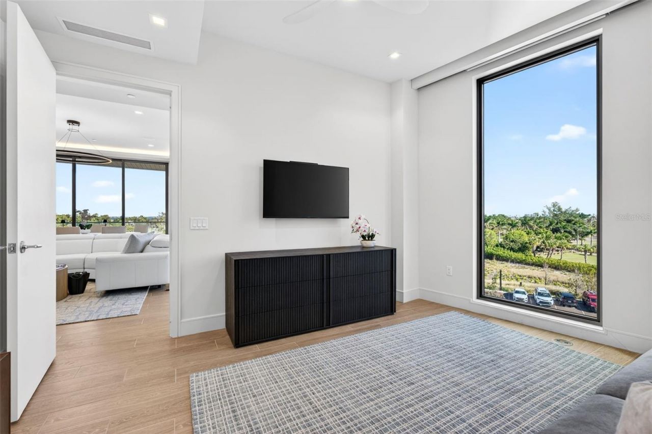 1591 Gulf Of Mexico Drive, Unit 412, Longboat Key, FL 34228 Photo