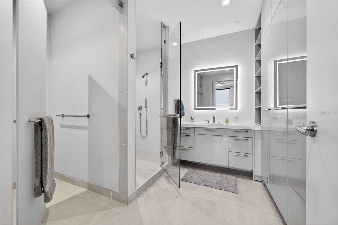 1591 Gulf Of Mexico Drive, Unit 412, Longboat Key, FL 34228 Photo