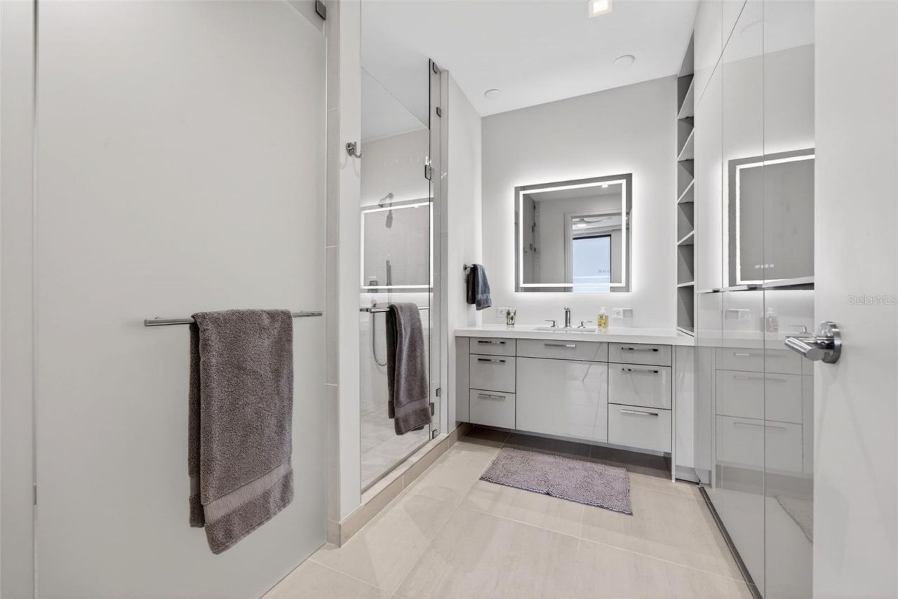 1591 Gulf Of Mexico Drive, Unit 412, Longboat Key, FL 34228 Photo