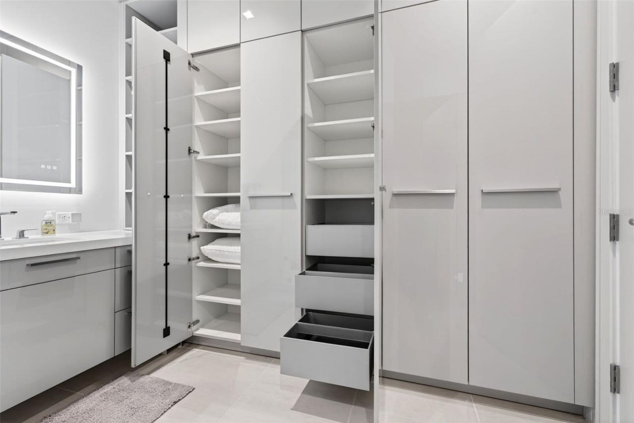 1591 Gulf Of Mexico Drive, Unit 412, Longboat Key, FL 34228 Photo